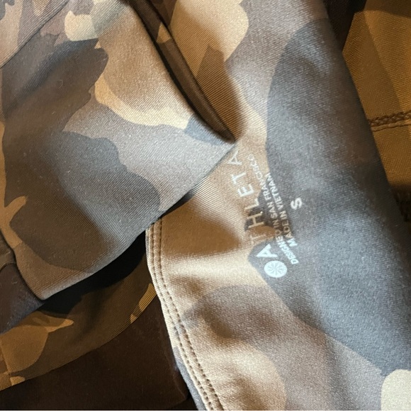 Athleta Camo Joggers with Black Panels - Picture 4 of 5